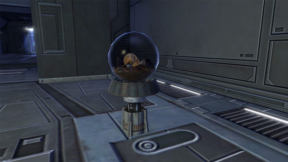 Life Day Snowglobe: R4